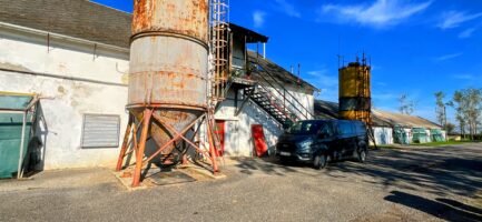 Mezőkövesden 2,5ha-on igényes lovastanya, 2 szobás+ nappalis családi lakrész és gazdasági komplexum ELADÓ. - Image 6