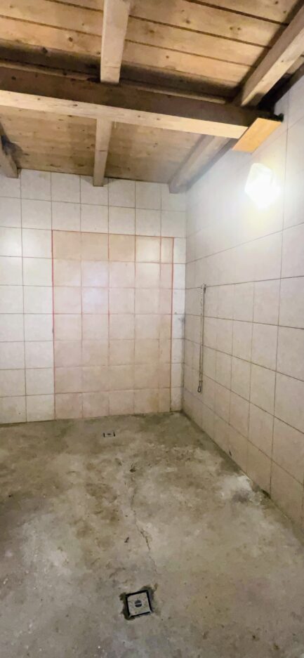 Mezőkövesden 2,5ha-on igényes lovastanya, 2 szobás+ nappalis családi lakrész és gazdasági komplexum ELADÓ. - Image 19