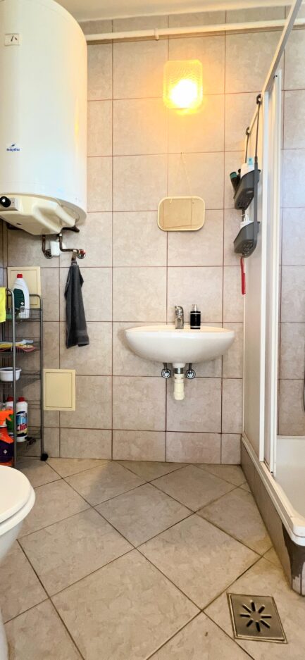 Mezőkövesden 2,5ha-on igényes lovastanya, 2 szobás+ nappalis családi lakrész és gazdasági komplexum ELADÓ. - Image 28