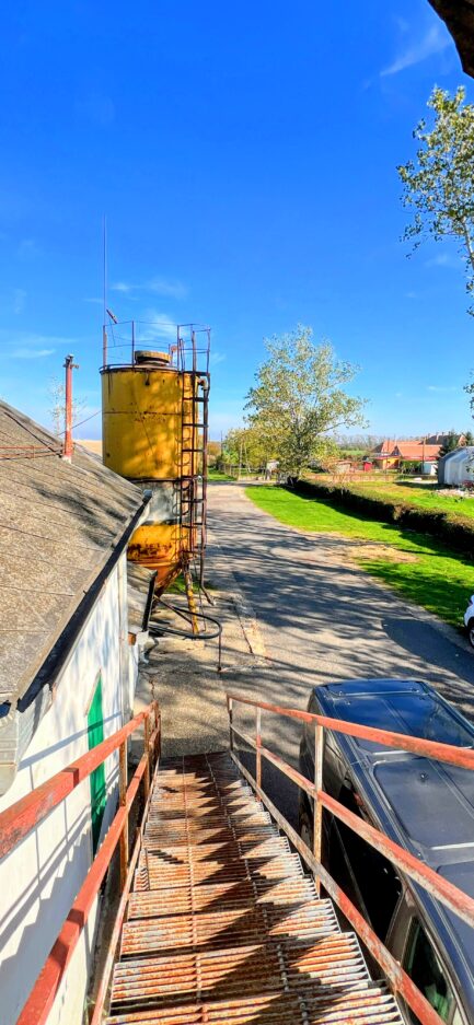 Mezőkövesden 2,5ha-on igényes lovastanya, 2 szobás+ nappalis családi lakrész és gazdasági komplexum ELADÓ. - Image 48