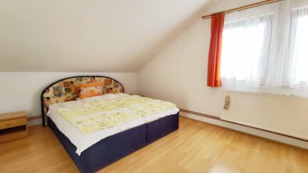 BOGACSON A BUKK LABANAL ELADO KITUNO ALLAPOTU 15 APARTMANOS PANZIO. 135M 52