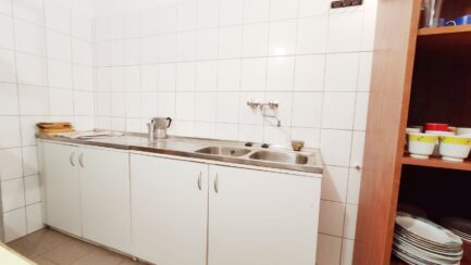 BOGACSON A BUKK LABANAL ELADO KITUNO ALLAPOTU 15 APARTMANOS PANZIO. 135M 88