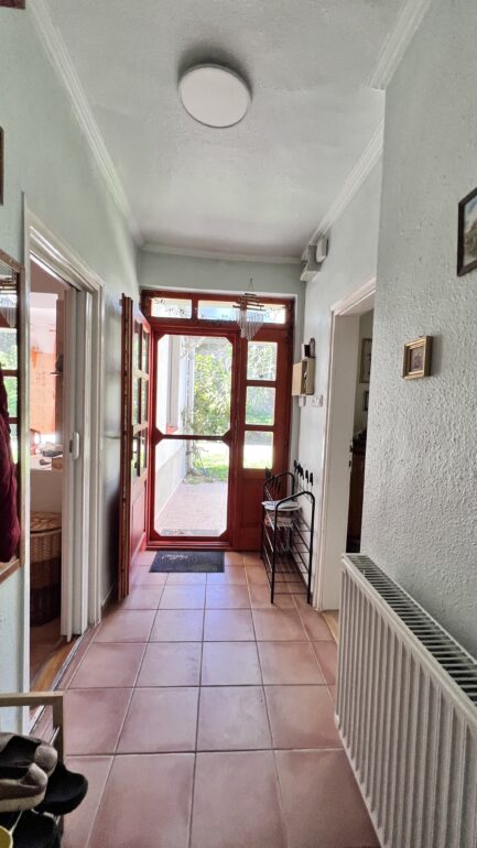 MEZOKOVESDEN 3 SZOBAS NAGYNAPPALIS CSALADIHAZ ELADO 28 SCALED