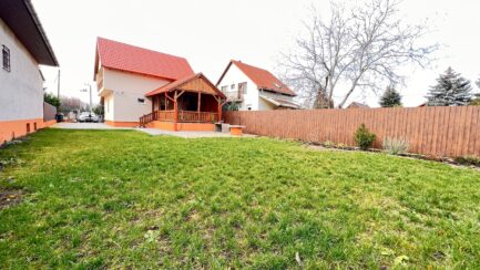Eladó Mezőkövesd Zsóry fürdő üdülőterületén egy teljeskörűen felújított 2 apartmanból álló nyaralóház. - Image 28