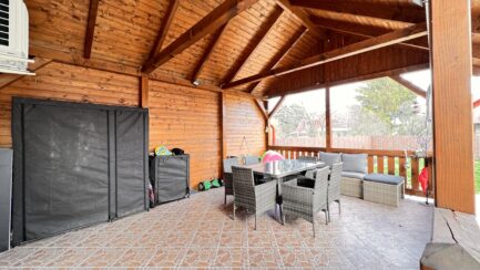 Eladó Mezőkövesd Zsóry fürdő üdülőterületén egy teljeskörűen felújított 2 apartmanból álló nyaralóház. - Image 31