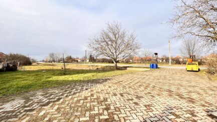 A Tisza tótól nem messze, Tiszavalkon jó állapotú, vállalkozásra is alkalmas családi ház ELADÓ. - Image 7