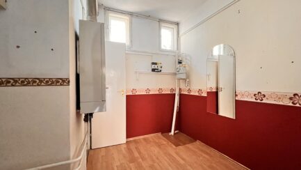 ELADÓ Mezőkövesd belvárosban Főtéren lévő üzlethelyiség. - Image 11