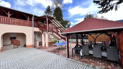 Mezőkövesd Zsóry fürdőn felújított 4 apartmanos üdülőház ELADÓ. - Image 4