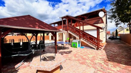 Mezőkövesd Zsóry fürdőn felújított 4 apartmanos üdülőház ELADÓ. - Image 7