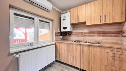 Mezőkövesd Zsóry fürdőn felújított 4 apartmanos üdülőház ELADÓ. - Image 30