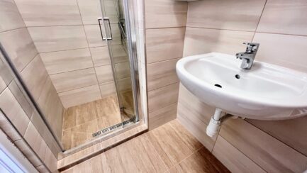 Mezőkövesd Zsóry fürdőn felújított 4 apartmanos üdülőház ELADÓ. - Image 31