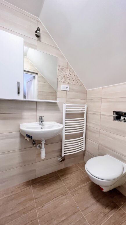 Mezőkövesd Zsóry fürdőn felújított 4 apartmanos üdülőház ELADÓ. - Image 32