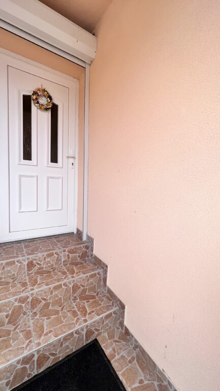 Mezőkövesd Zsóry fürdőn felújított 4 apartmanos üdülőház ELADÓ. - Image 46