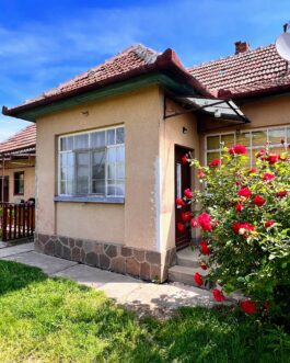 Csendes, nyugodt utcában Mezőkövesden 3 szobás családi ház ELADÓ.