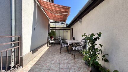 Vácon kiváló állapotú családi ház  80m2-es üzlethelyiséggel ELADÓ. - Image 10
