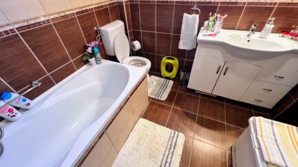 Vácon kiváló állapotú családi ház  80m2-es üzlethelyiséggel ELADÓ. - Image 37