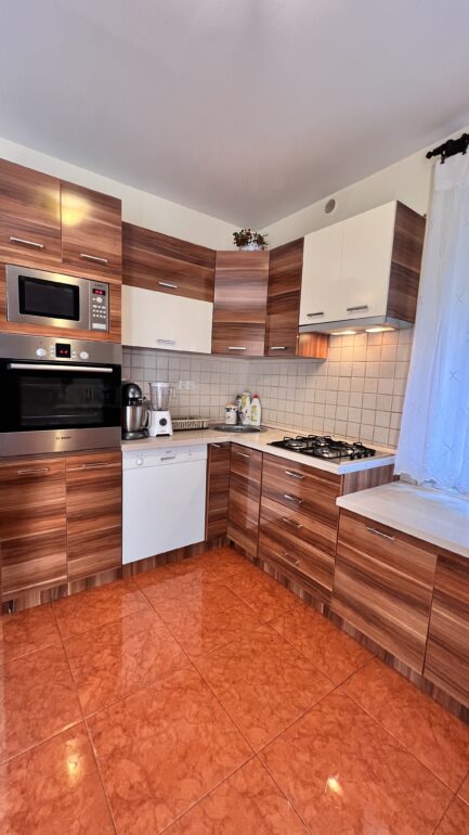 Vácon kiváló állapotú családi ház  80m2-es üzlethelyiséggel ELADÓ. - Image 18