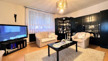 Vácon kiváló állapotú családi ház  80m2-es üzlethelyiséggel ELADÓ. - Image 43