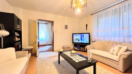 Vácon kiváló állapotú családi ház  80m2-es üzlethelyiséggel ELADÓ. - Image 44
