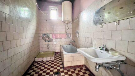 A Heves vármegyei Kömlőn, nem messze a Tisza tótól 2 szobás+ nappalis szilárd falazatú családi ház ELADÓ. KOOP. - Image 10