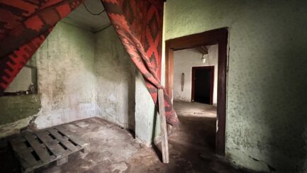 Mezőkövesden tornácos parasztház ELADÓ. - Image 12