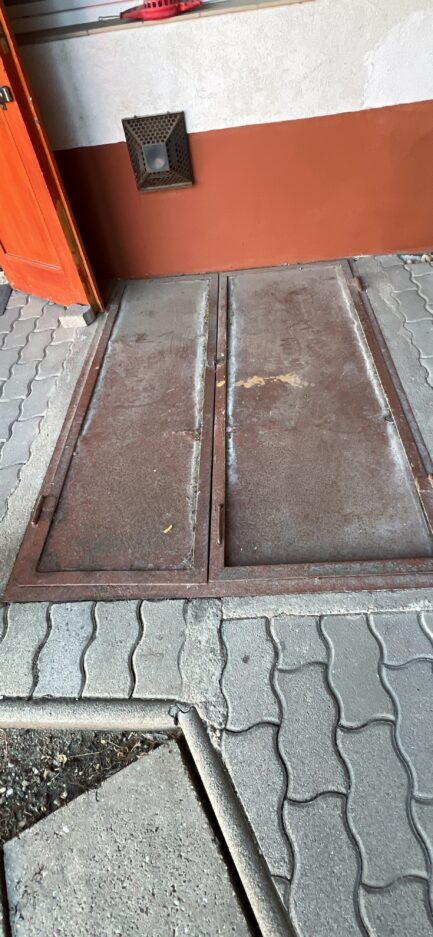 Mezőkövesden családiház+ üzlethelyiség ELADÓ. - Image 6