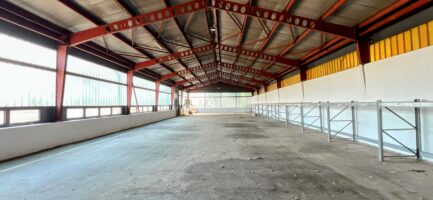 250M, Az Egertől nem messze lévő Verpeléten 10.000M2, nagy alapterületű ipari ingatlan, borászat ELADÓ. - Image 3