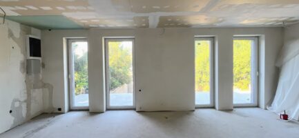 Egerben a Kistályai úton, közel az M25-höz iroda,-bemutatóterem, többcélú ingatlan ELADÓ. - Image 2