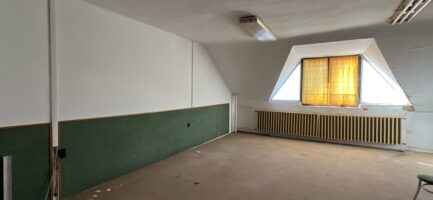 Gyöngyösön ipari ingatlan, kereskedelmi egység, bútorbolt eladó. - Image 23
