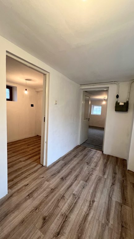 A Heves vármegyei Szihalmon 2,5 szobás, belsőfelújított családi ház eladó. - Image 4