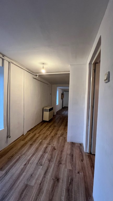 A Heves vármegyei Szihalmon 2,5 szobás, belsőfelújított családi ház eladó. - Image 16