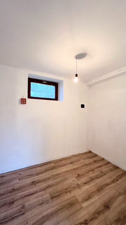 A Heves vármegyei Szihalmon 2,5 szobás, belsőfelújított családi ház eladó. - Image 17