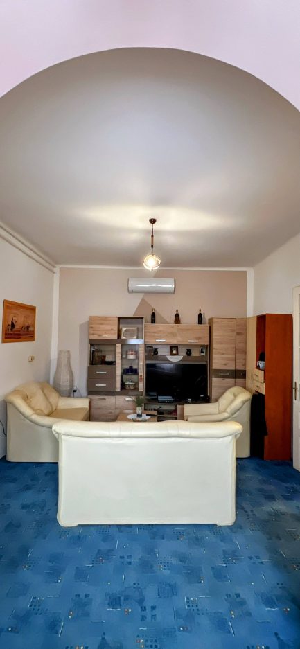  - Image 11