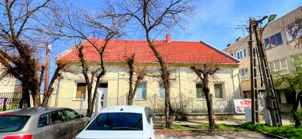 Mezőkövesd központjában üzlethelyiség, iroda KIADÓ.