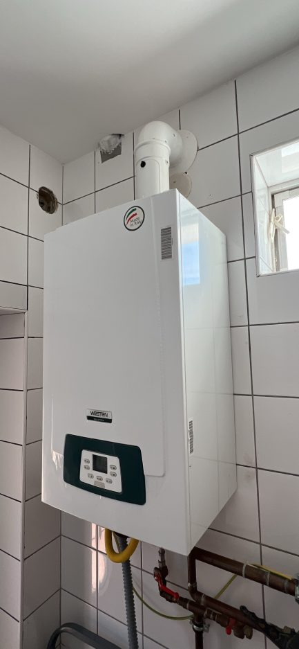 Egerben kiváló állapotú vendégház-családi ház ELADÓ. - Image 39