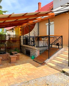 Mezőkövesd Zsóry fürdőn 2 szobás + nappalis nyaralóház eladó.