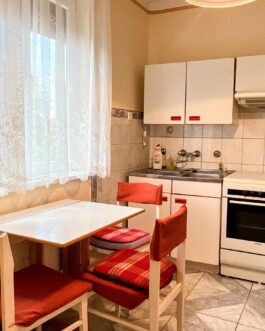 Mezőkövesden 3 szobás lakás garázzsal, saját kertrésszel ELADÓ.