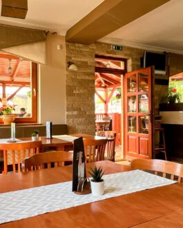 Bogácson működő kávézó apartmanokkal eladó.