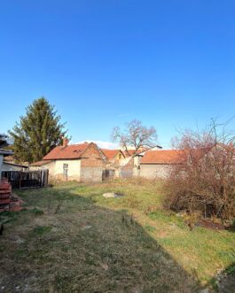 Mezőkövesd belvárosában 600m2-s telek eladó.