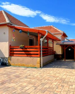 Mezőkövesden ELADÓ felújított 3 szobás+nagy nappalis családi ház.