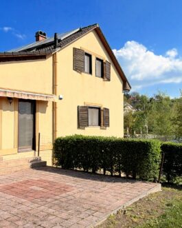 Egerben kiválóan működő kemping eladó.