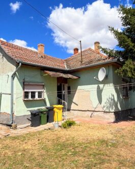 Poroszlón 3 szobás+ nappalis családi ház eladó.